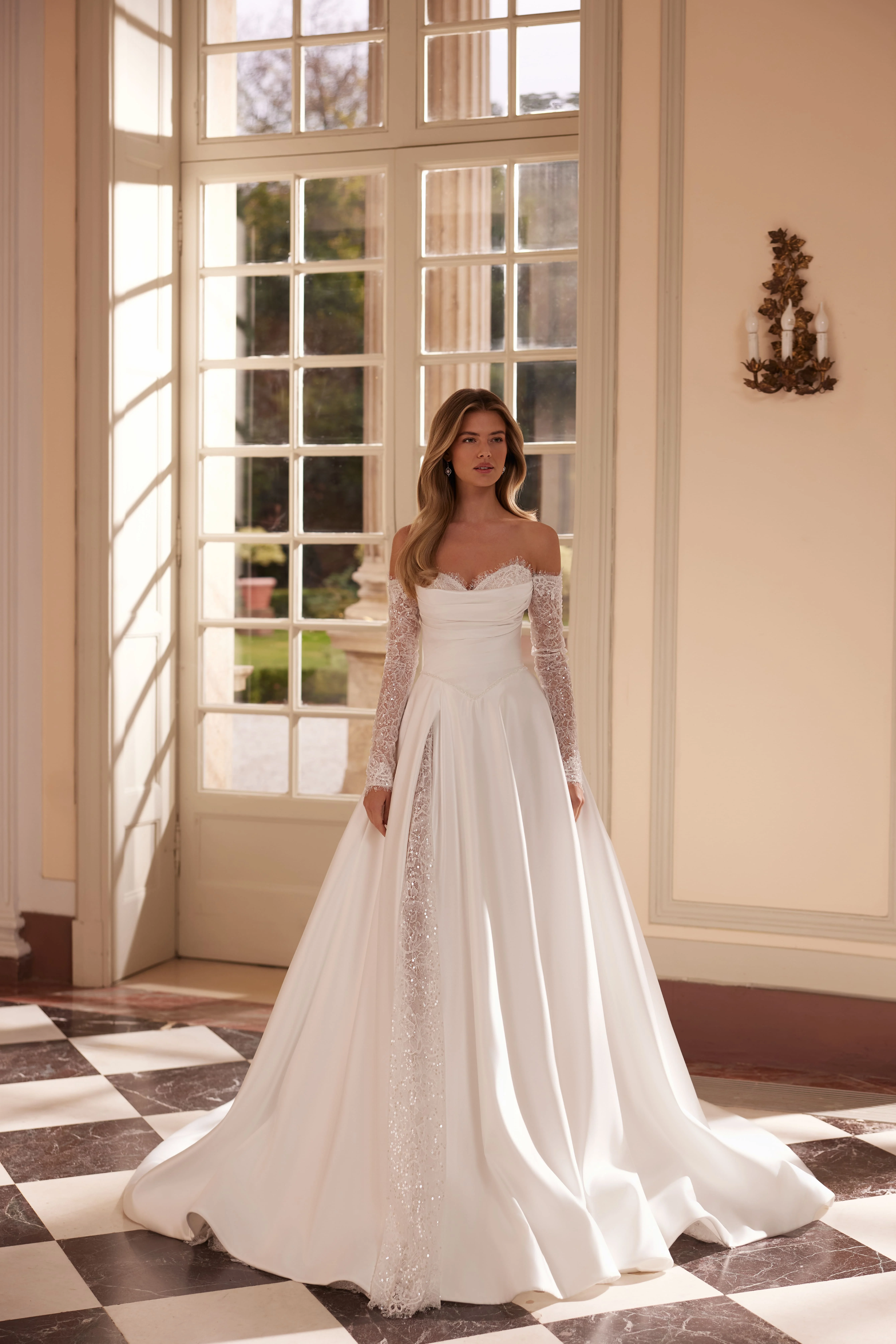 Robe de mariée Vetrala — Collection 2027 — Boutique Carlota Bourg-en-Bresse