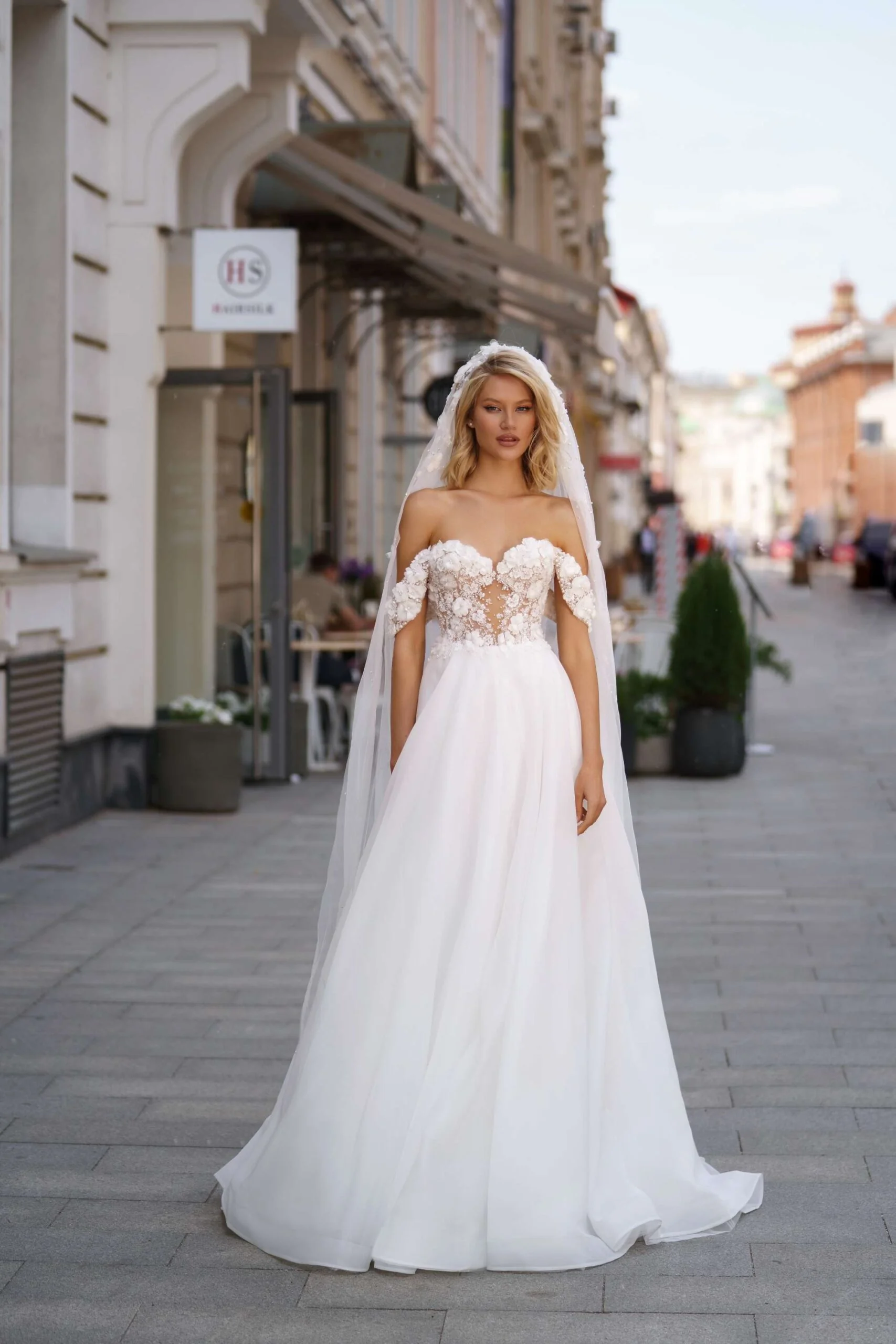 Robe de mariée Verena — Collection Natalia Romanova — Boutique Carlota Bourg-en-Bresse