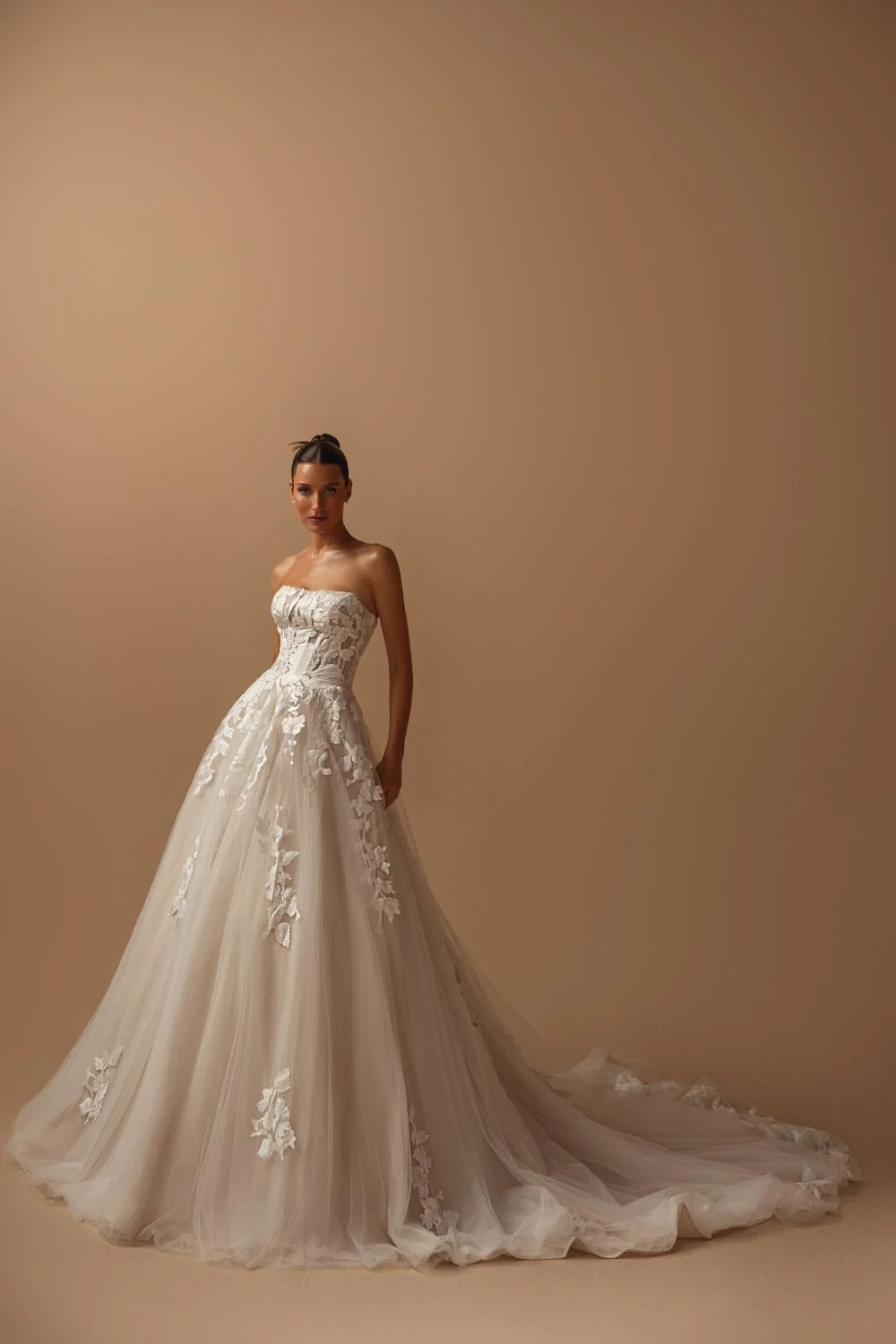 Robe de mariée Aurélia détail — Collection Tina Valerdi — Boutique Carlota Bourg-en-Bresse